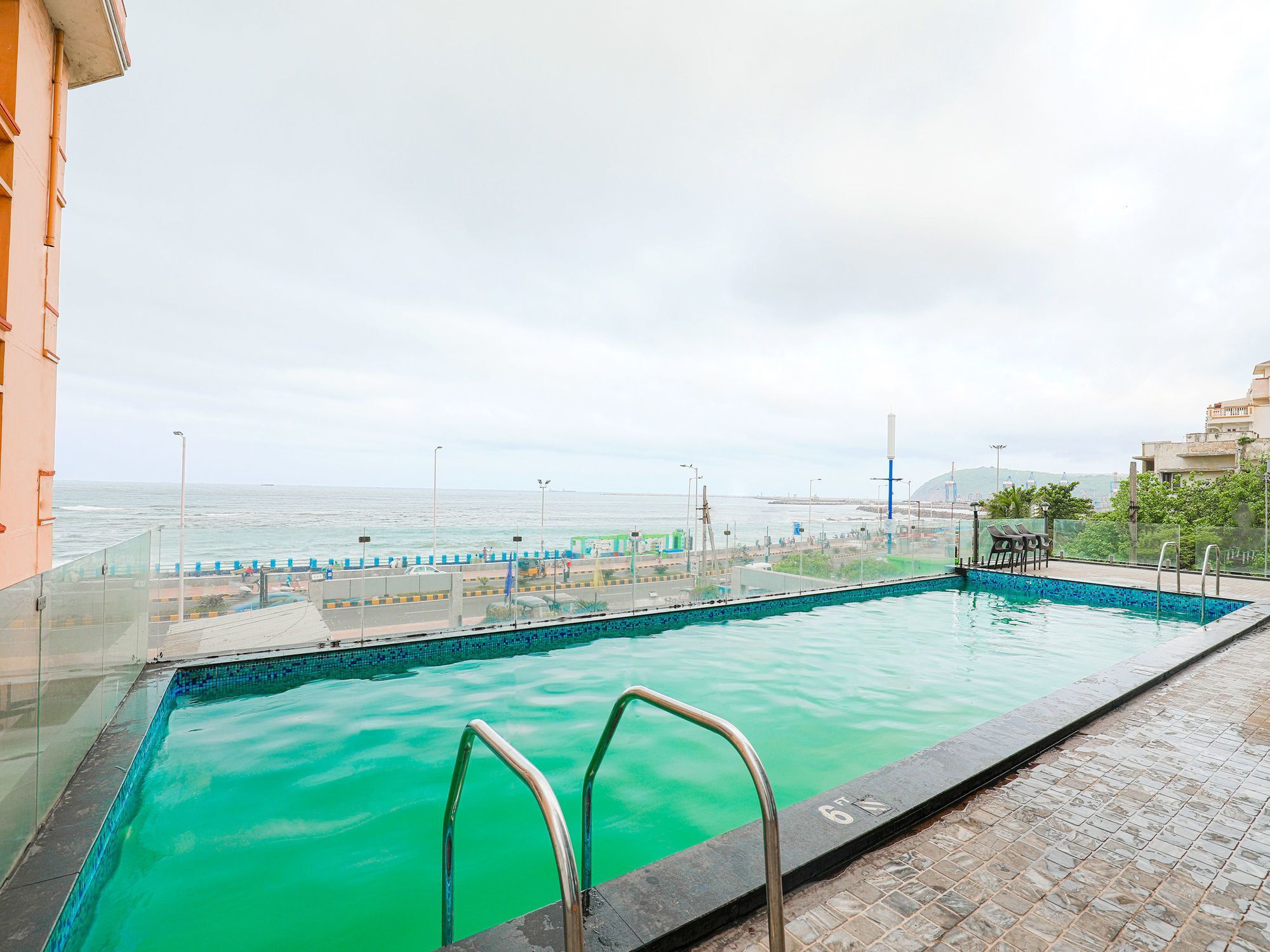 Oyo Premium Coastal Battery Hotel วิสาขปัตนัม ภายนอก รูปภาพ